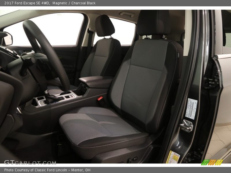 Magnetic / Charcoal Black 2017 Ford Escape SE 4WD