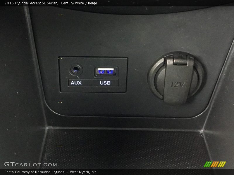 Century White / Beige 2016 Hyundai Accent SE Sedan