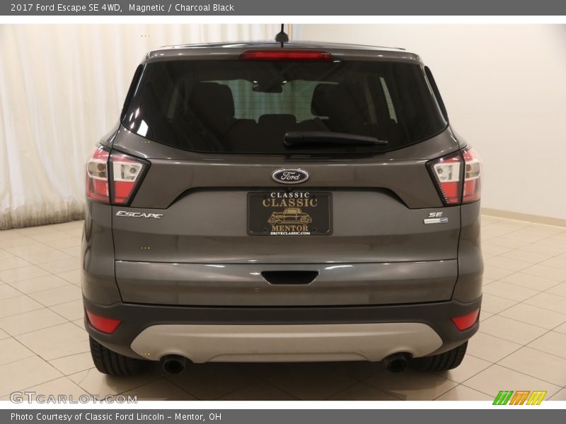 Magnetic / Charcoal Black 2017 Ford Escape SE 4WD