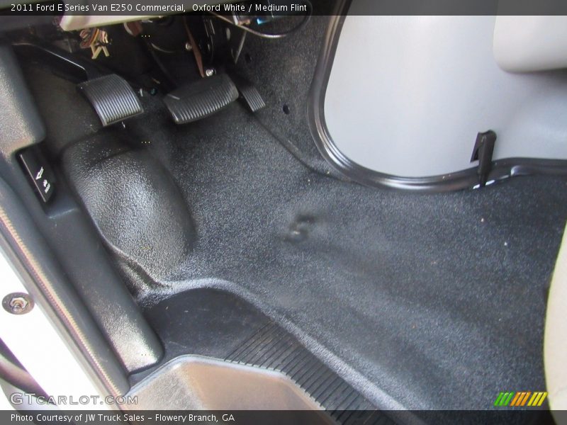 Oxford White / Medium Flint 2011 Ford E Series Van E250 Commercial
