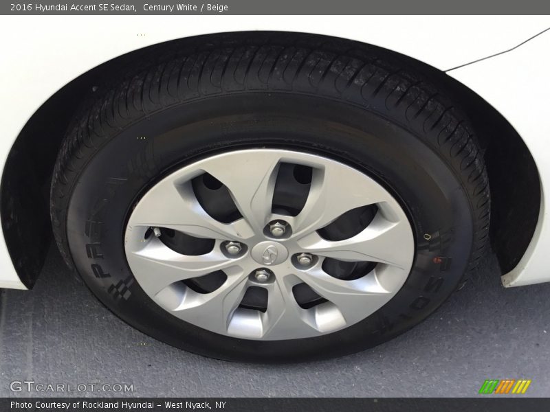 Century White / Beige 2016 Hyundai Accent SE Sedan