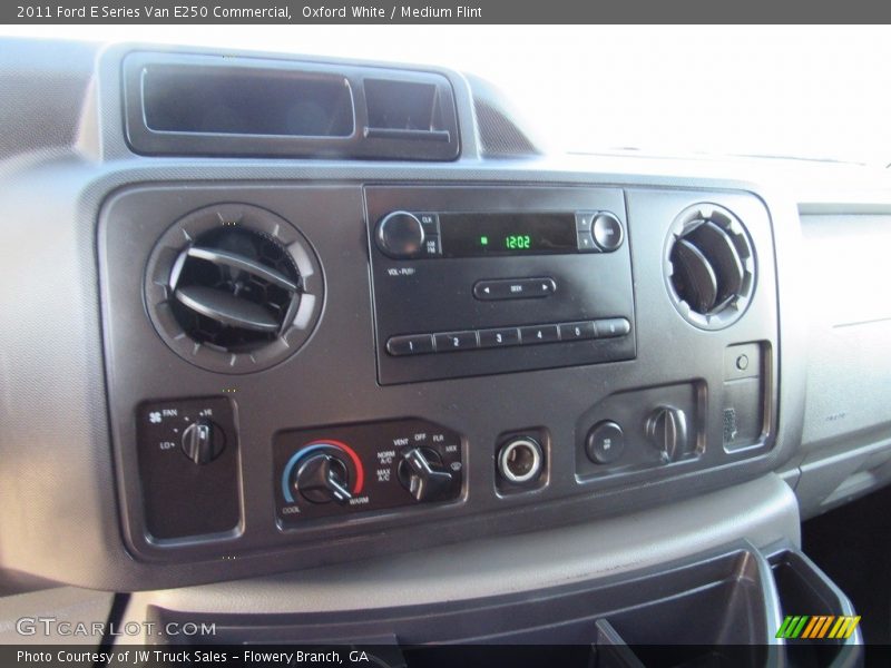 Oxford White / Medium Flint 2011 Ford E Series Van E250 Commercial