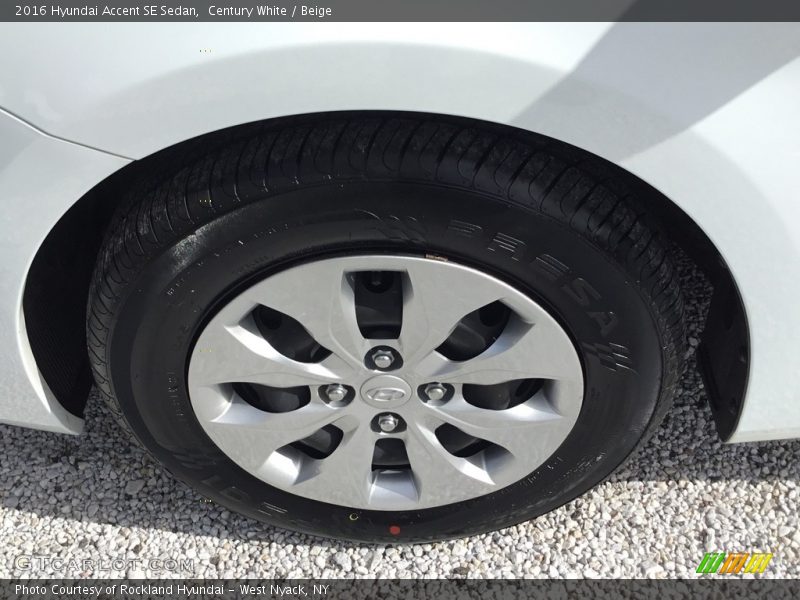 Century White / Beige 2016 Hyundai Accent SE Sedan