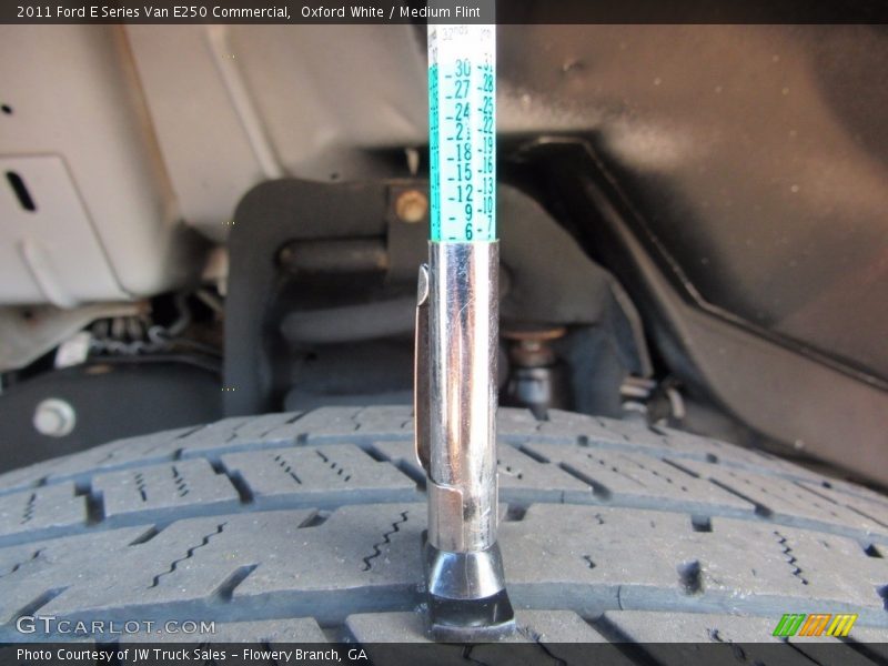 Oxford White / Medium Flint 2011 Ford E Series Van E250 Commercial