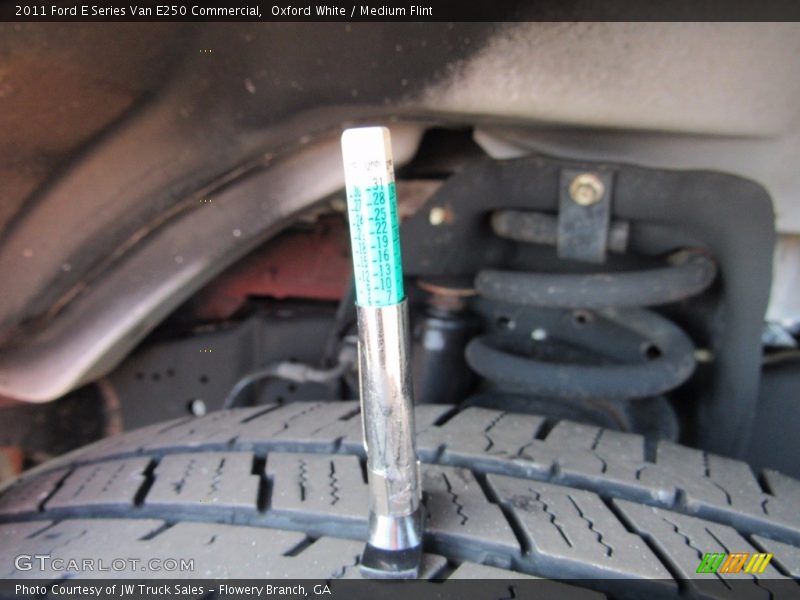 Oxford White / Medium Flint 2011 Ford E Series Van E250 Commercial