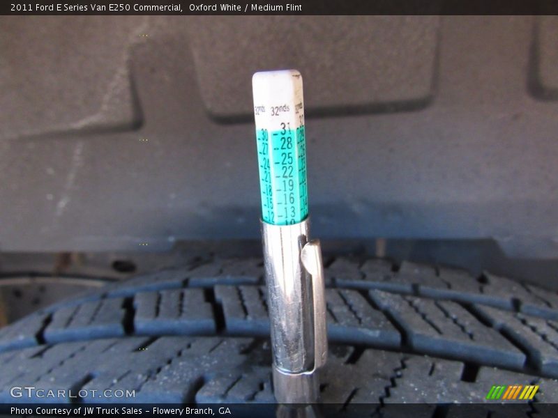 Oxford White / Medium Flint 2011 Ford E Series Van E250 Commercial