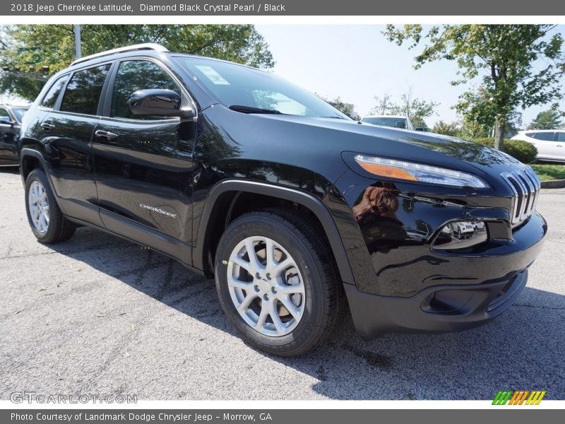 Front 3/4 View of 2018 Cherokee Latitude