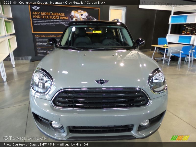 Moonwalk Gray Metallic / Carbon Black 2018 Mini Countryman Cooper