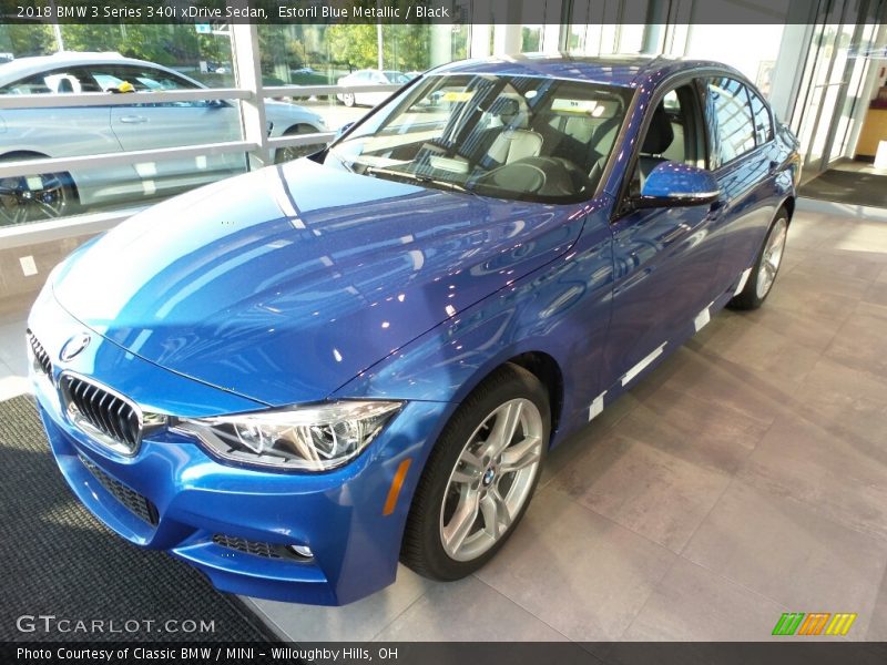 Front 3/4 View of 2018 3 Series 340i xDrive Sedan