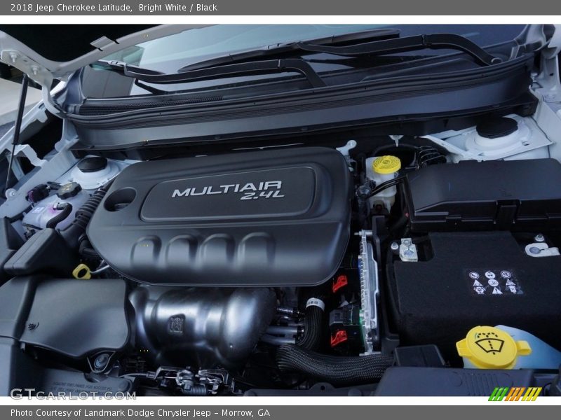 Bright White / Black 2018 Jeep Cherokee Latitude