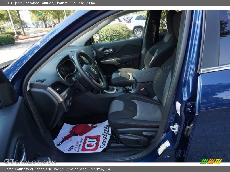 Patriot Blue Pearl / Black 2018 Jeep Cherokee Latitude