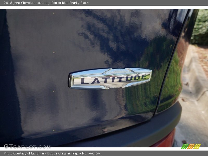 Patriot Blue Pearl / Black 2018 Jeep Cherokee Latitude