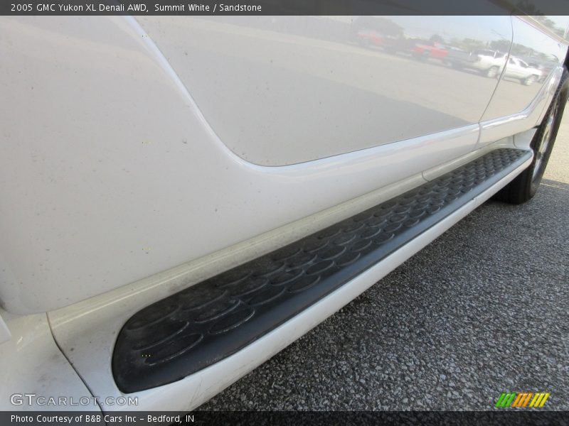 Summit White / Sandstone 2005 GMC Yukon XL Denali AWD