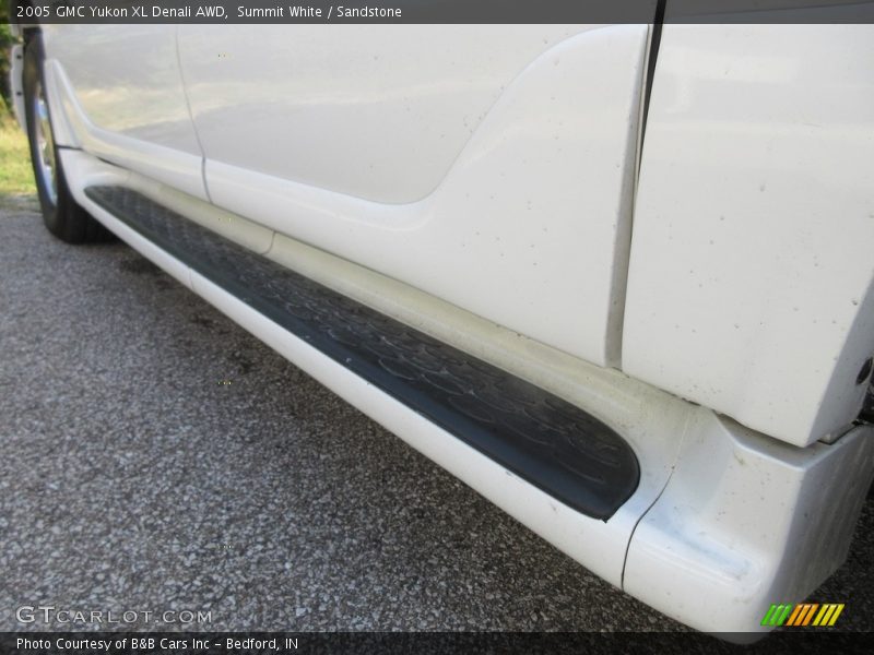 Summit White / Sandstone 2005 GMC Yukon XL Denali AWD