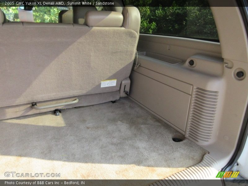 Summit White / Sandstone 2005 GMC Yukon XL Denali AWD