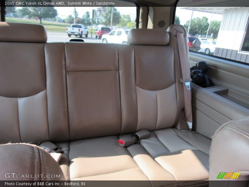 Summit White / Sandstone 2005 GMC Yukon XL Denali AWD