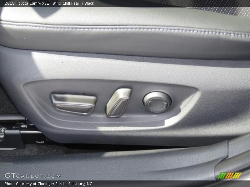 Wind Chill Pearl / Black 2018 Toyota Camry XSE