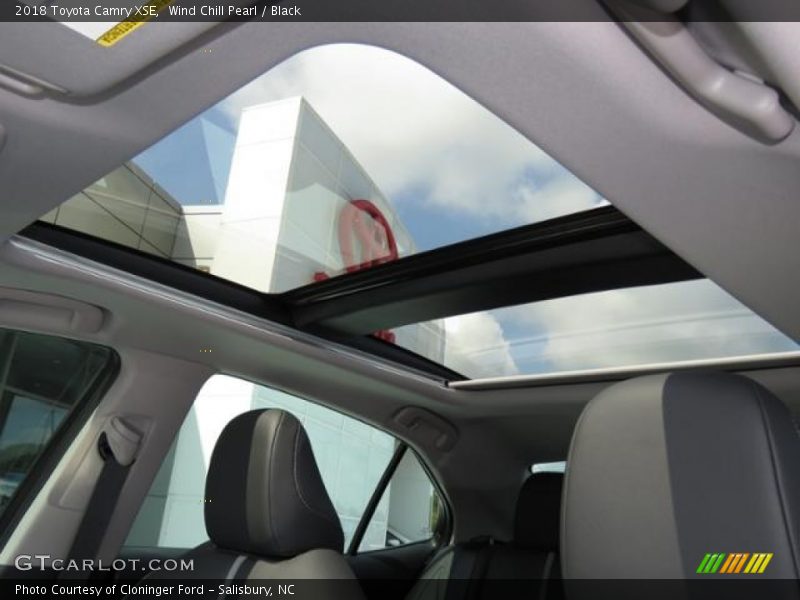 Wind Chill Pearl / Black 2018 Toyota Camry XSE