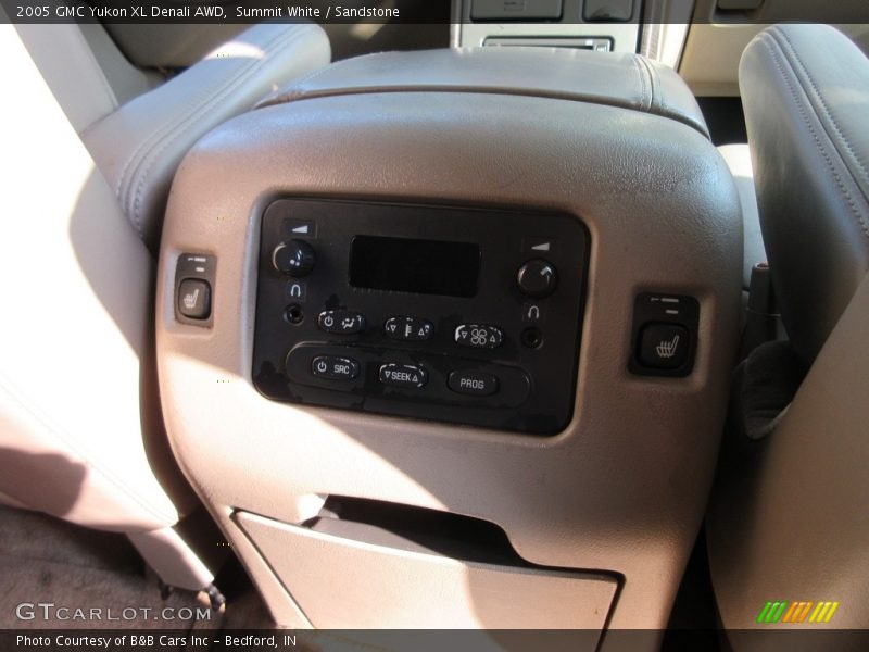 Summit White / Sandstone 2005 GMC Yukon XL Denali AWD