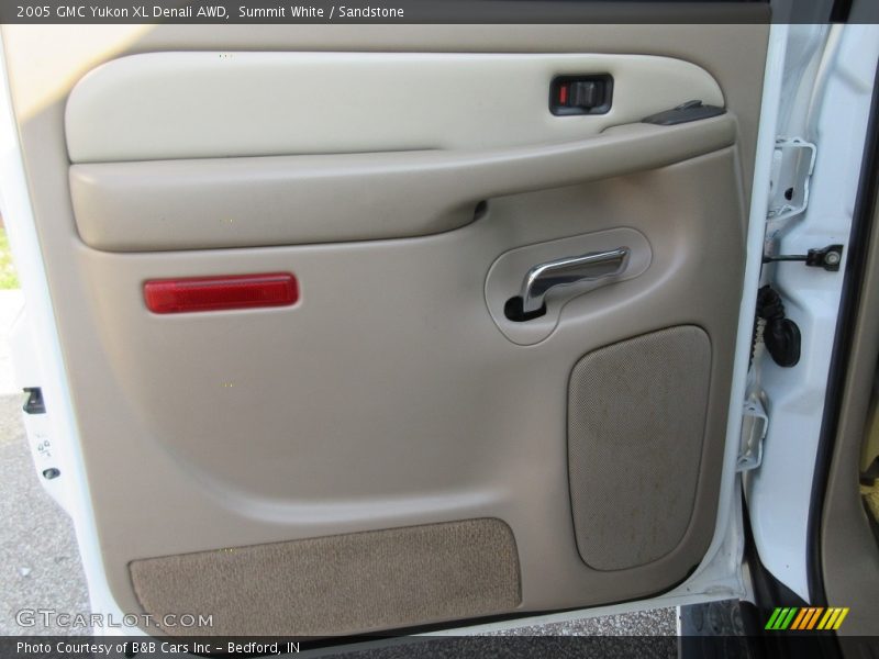 Summit White / Sandstone 2005 GMC Yukon XL Denali AWD