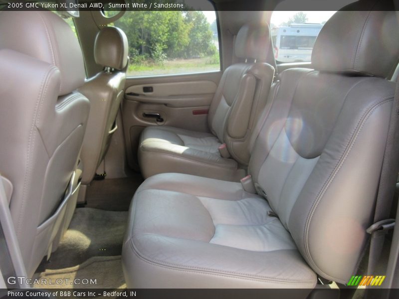 Summit White / Sandstone 2005 GMC Yukon XL Denali AWD