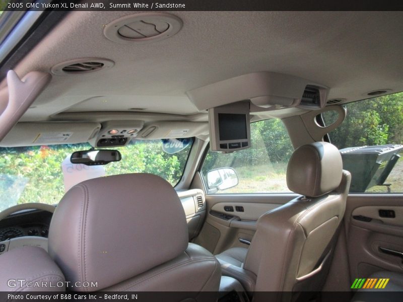 Summit White / Sandstone 2005 GMC Yukon XL Denali AWD