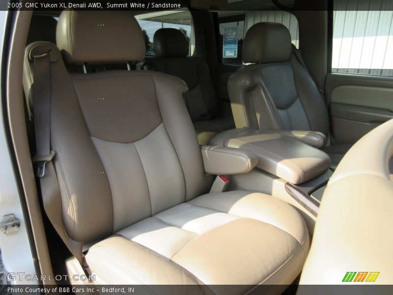 Summit White / Sandstone 2005 GMC Yukon XL Denali AWD