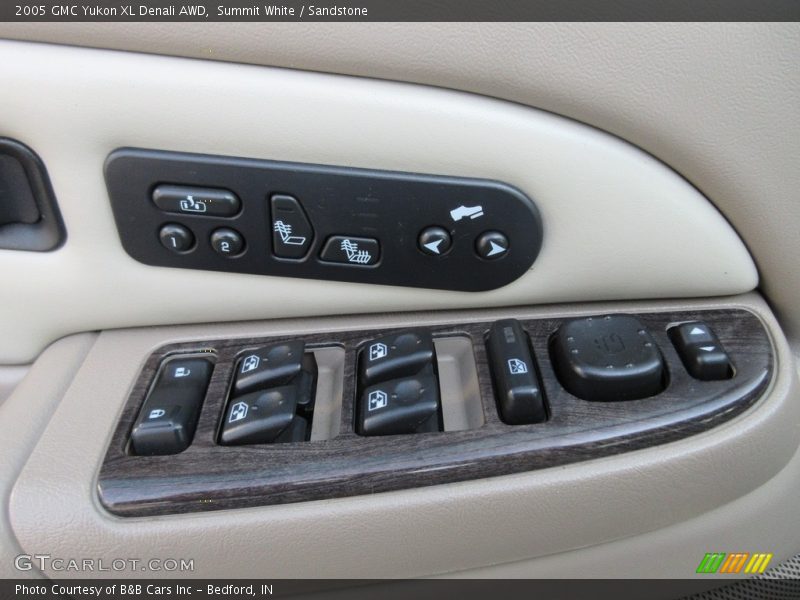 Summit White / Sandstone 2005 GMC Yukon XL Denali AWD