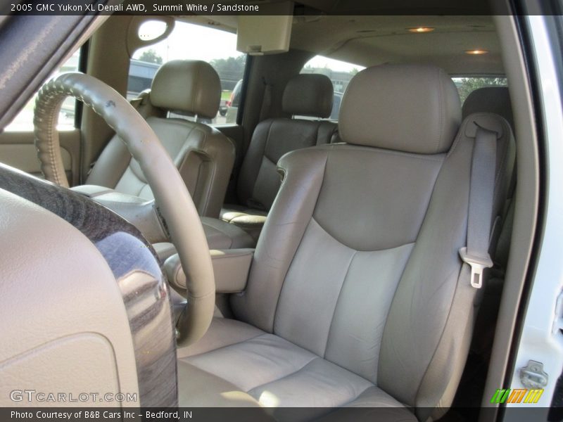 Summit White / Sandstone 2005 GMC Yukon XL Denali AWD