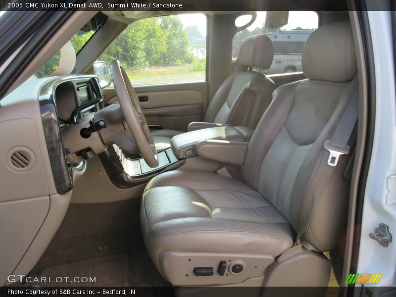 Summit White / Sandstone 2005 GMC Yukon XL Denali AWD