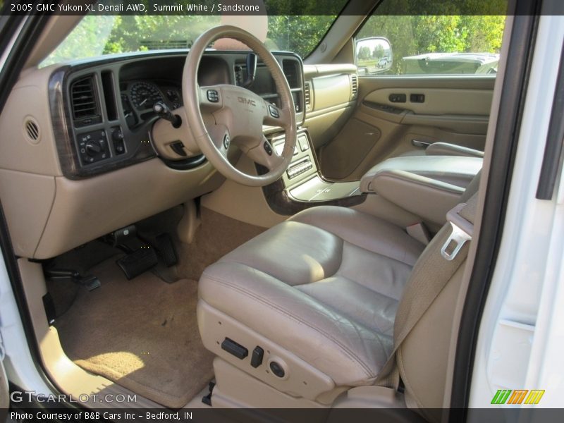 Summit White / Sandstone 2005 GMC Yukon XL Denali AWD