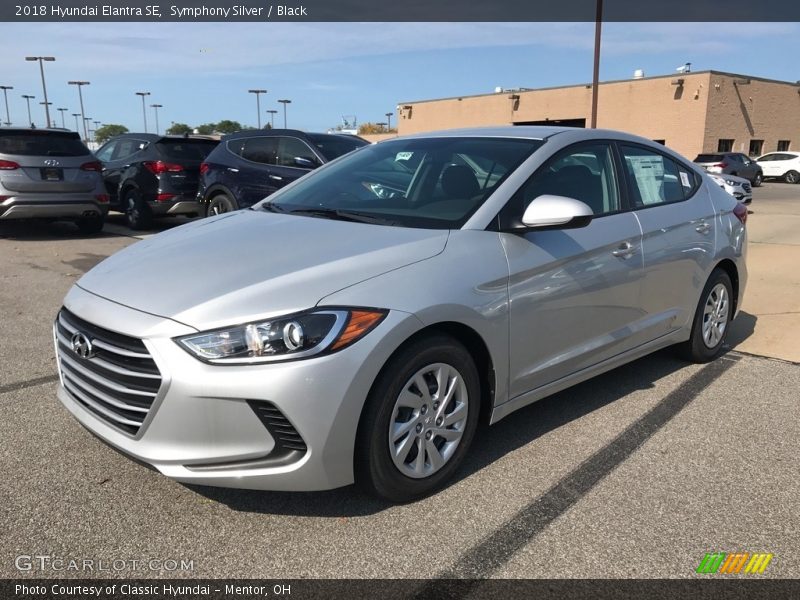 Symphony Silver / Black 2018 Hyundai Elantra SE