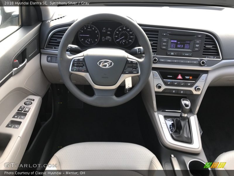 Symphony Silver / Gray 2018 Hyundai Elantra SE