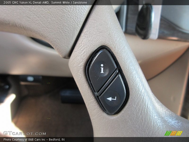 Summit White / Sandstone 2005 GMC Yukon XL Denali AWD