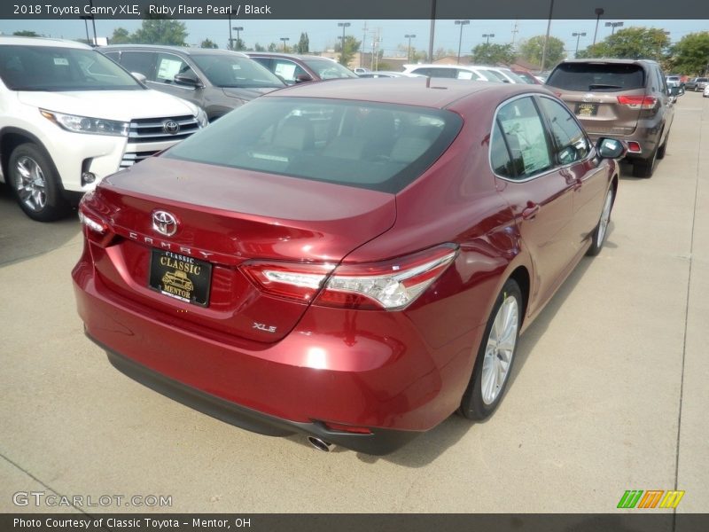 Ruby Flare Pearl / Black 2018 Toyota Camry XLE