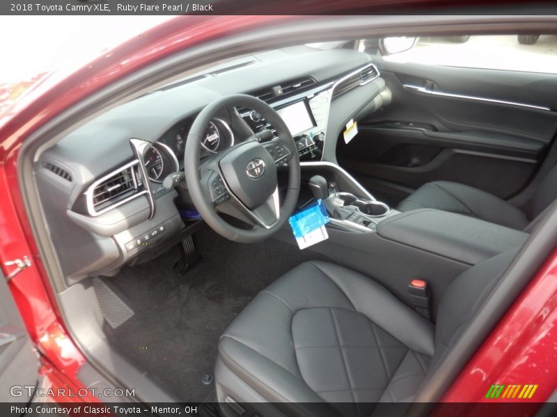 Ruby Flare Pearl / Black 2018 Toyota Camry XLE