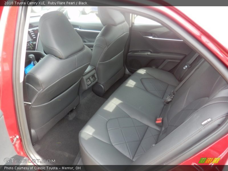 Ruby Flare Pearl / Black 2018 Toyota Camry XLE