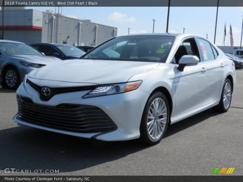 Wind Chill Pearl / Black 2018 Toyota Camry XLE V6