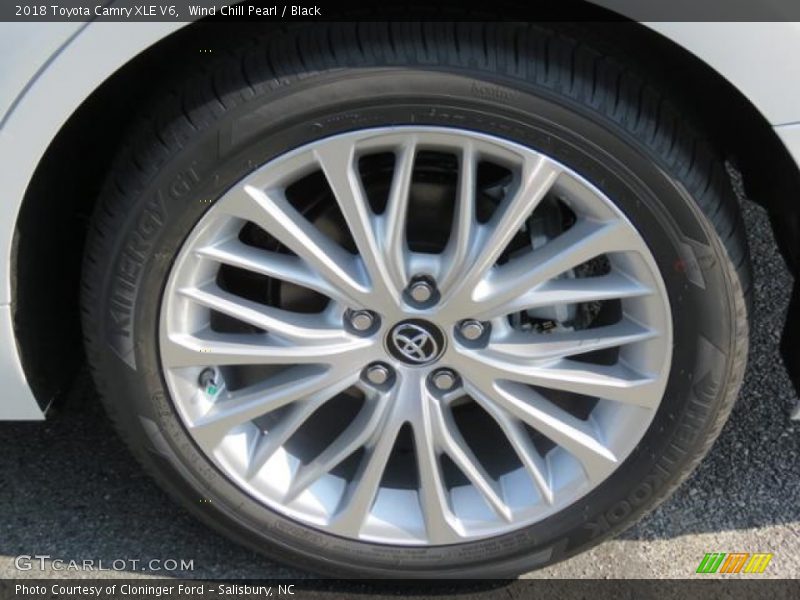 Wind Chill Pearl / Black 2018 Toyota Camry XLE V6