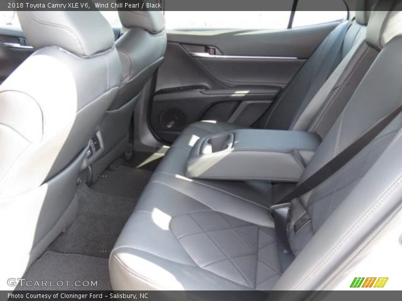 Wind Chill Pearl / Black 2018 Toyota Camry XLE V6