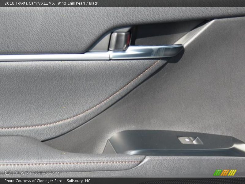 Wind Chill Pearl / Black 2018 Toyota Camry XLE V6