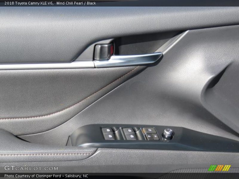 Wind Chill Pearl / Black 2018 Toyota Camry XLE V6