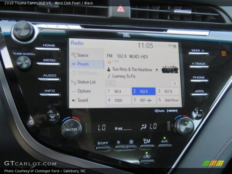 Wind Chill Pearl / Black 2018 Toyota Camry XLE V6