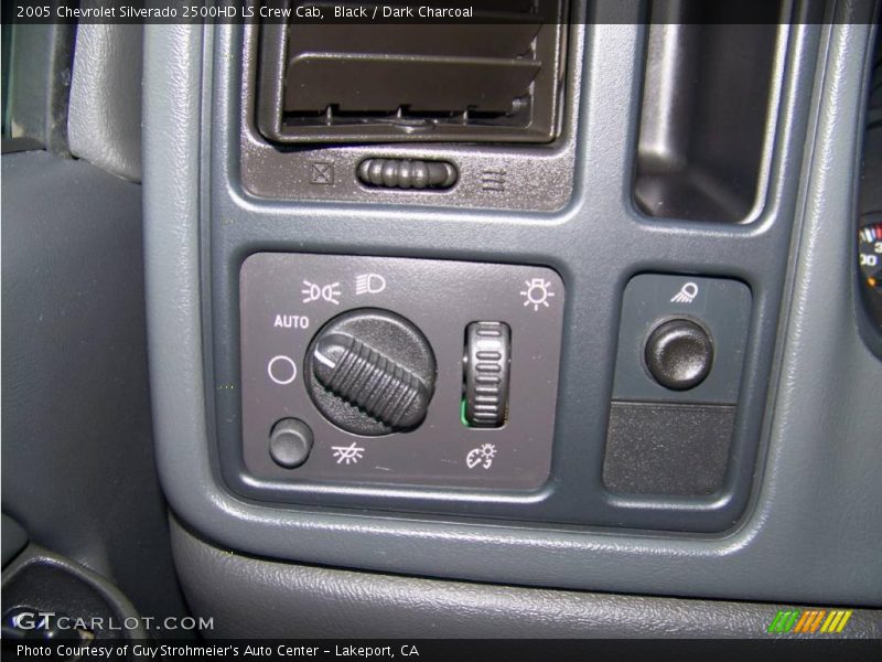 Black / Dark Charcoal 2005 Chevrolet Silverado 2500HD LS Crew Cab