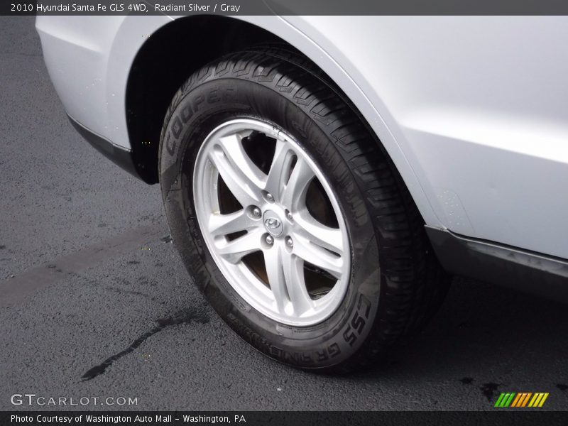 Radiant Silver / Gray 2010 Hyundai Santa Fe GLS 4WD