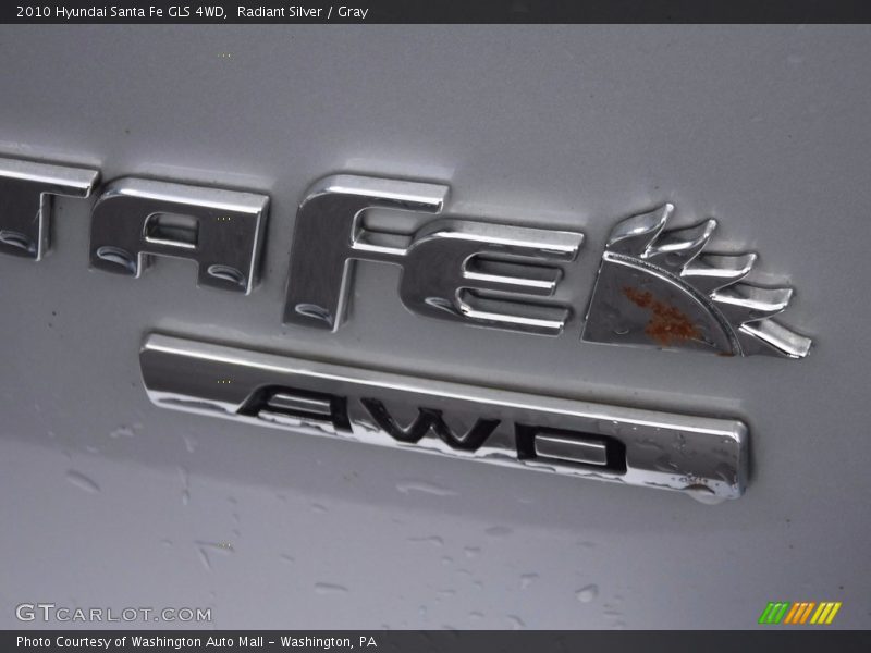 Radiant Silver / Gray 2010 Hyundai Santa Fe GLS 4WD