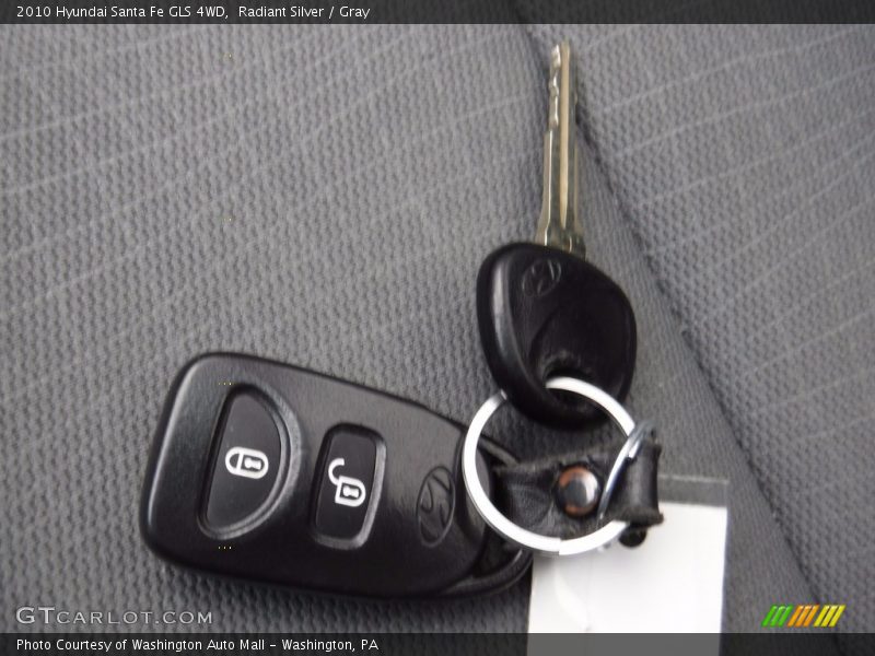 Radiant Silver / Gray 2010 Hyundai Santa Fe GLS 4WD