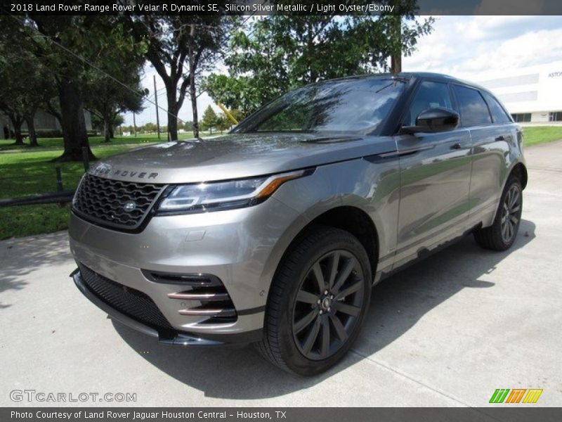 Front 3/4 View of 2018 Range Rover Velar R Dynamic SE