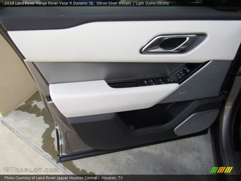 Silicon Silver Metallic / Light Oyster/Ebony 2018 Land Rover Range Rover Velar R Dynamic SE