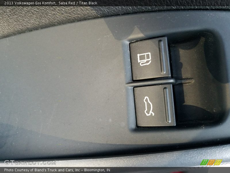 Salsa Red / Titan Black 2013 Volkswagen Eos Komfort
